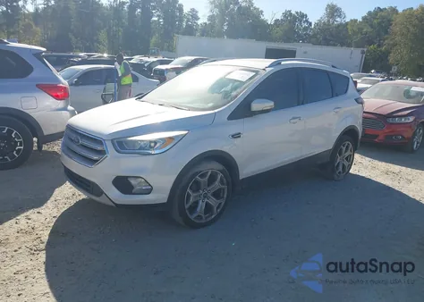 2017 Ford Escape Titanium из США, поврежденный, VIN 1FMCU0JD9HUD72391